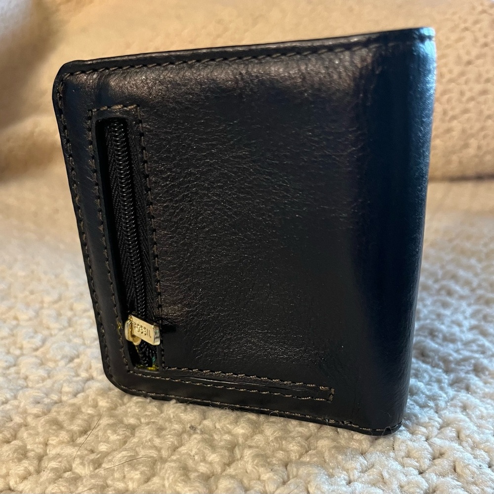 2 Wallets! Nordstrom leather Continental and Fossil Minimal Wallet - Picture 8 of 9
